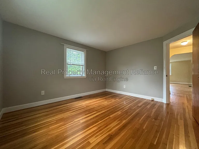 78 Memorial Dr — Photo 7