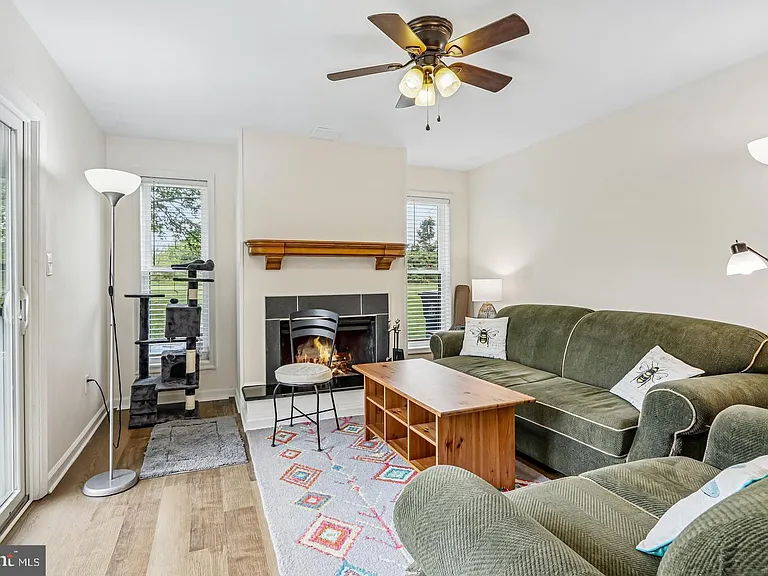 33 Hastings Ct — Photo 14