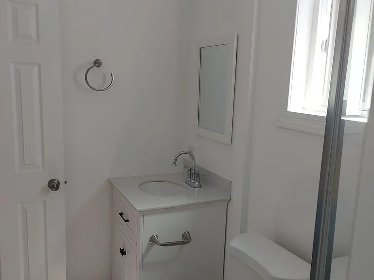 1826 Mentone Blvd #2 — Photo 8