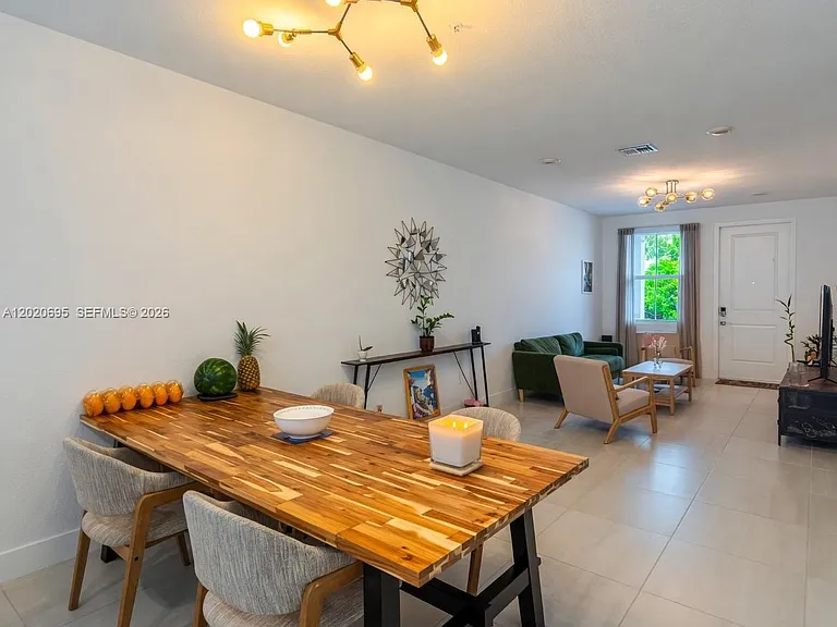 217 SW 170th Ave — Photo 4
