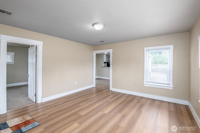 5th image of 1806 2nd Street SE