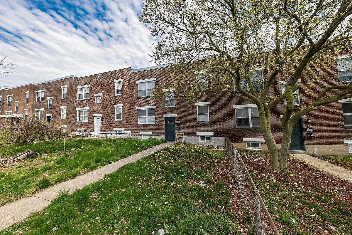 Building Photo - 7525 Lange St #A