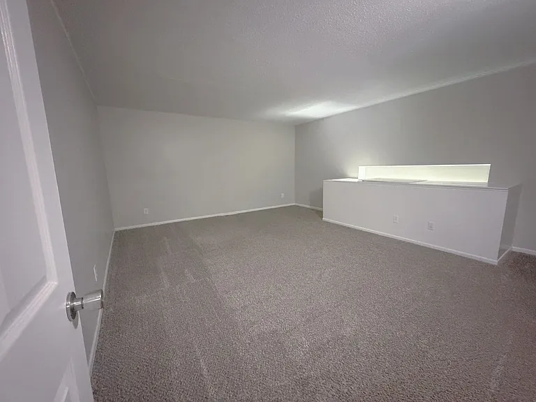Mason School Apartments — Photo 38
