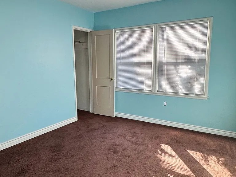 2444 Pacific Ave — Photo 10