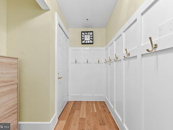 3rd image of 14 Shaftsbury Ct #14
