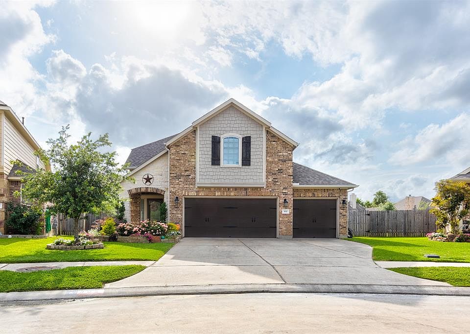 1st image of 302 Bay Coast Ln