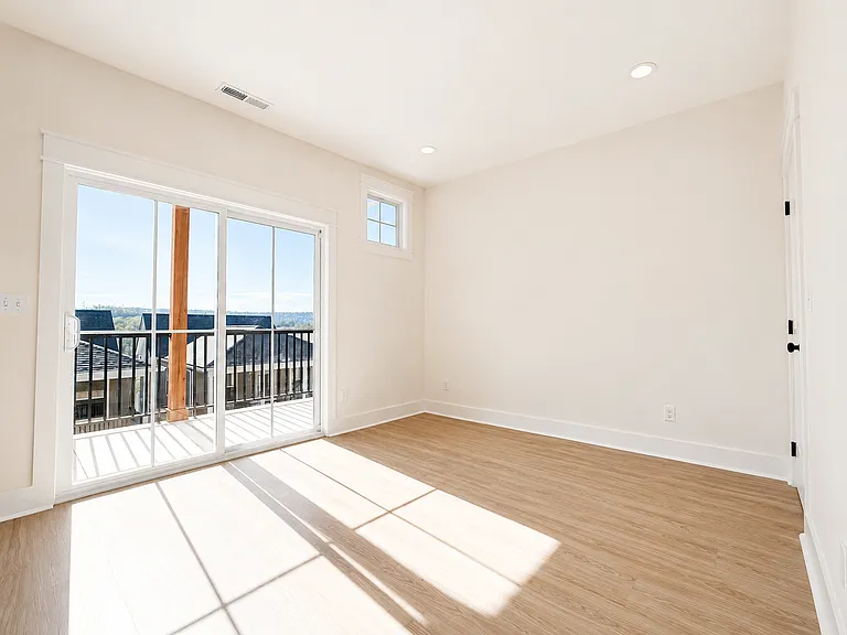 1389 Meridian St — Photo 17