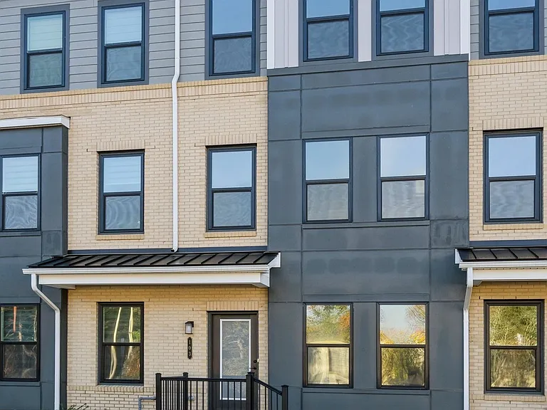 103 Vaughn Dr — Photo 2
