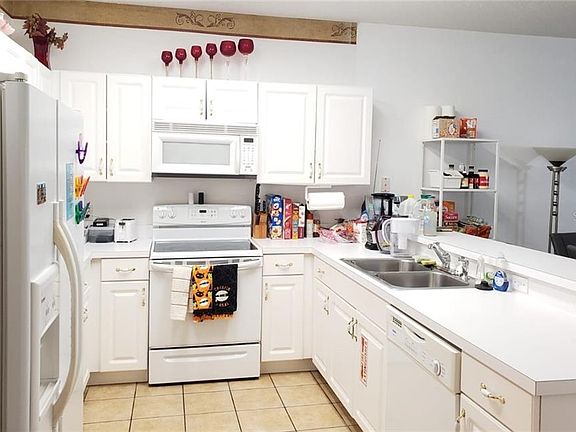 4th image of 3161 Sun Lake Ct APT A
