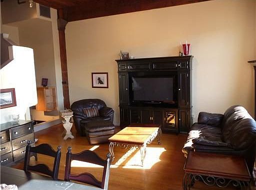 5th image of 1107 S Peters St APT 410