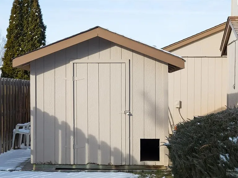 1252 NE Providence Dr — Photo 25