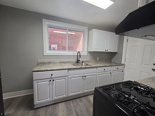 3024 Vancroft St Photo 1