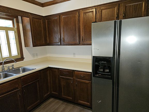 5th image of 1617 Hennessy Pl
