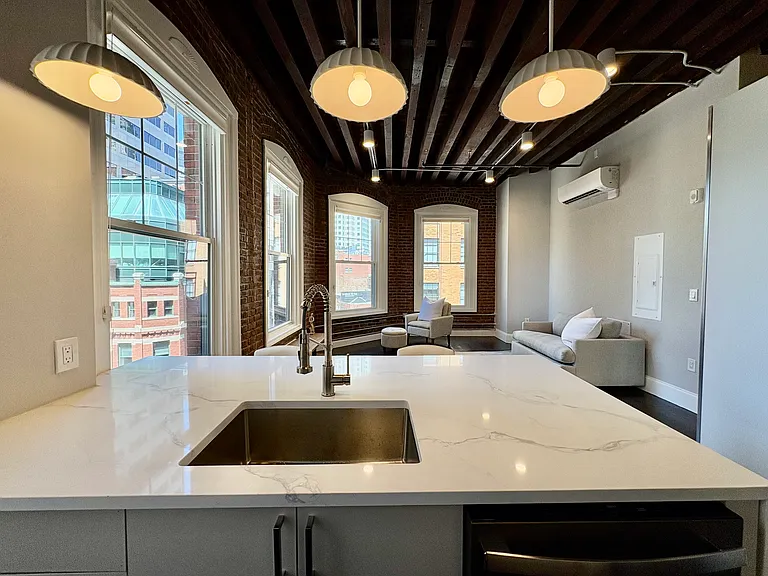 281 Franklin St — Photo 10