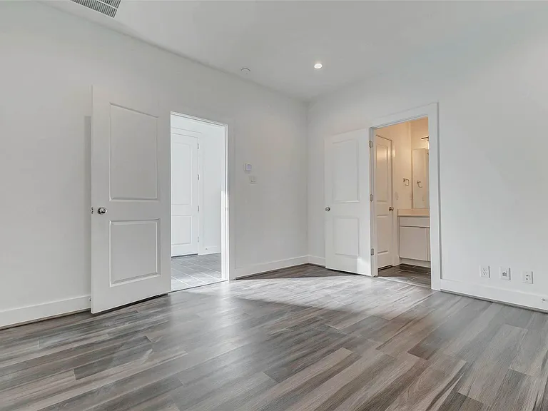 5859 Dolores St — Photo 21