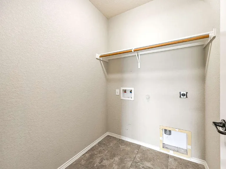 209 Rawhide Way — Photo 23