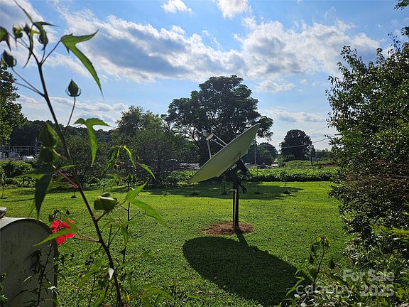 5th image of 105 Marble Rd