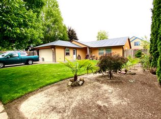 740 SW Sitka Dr, McMinnville, OR