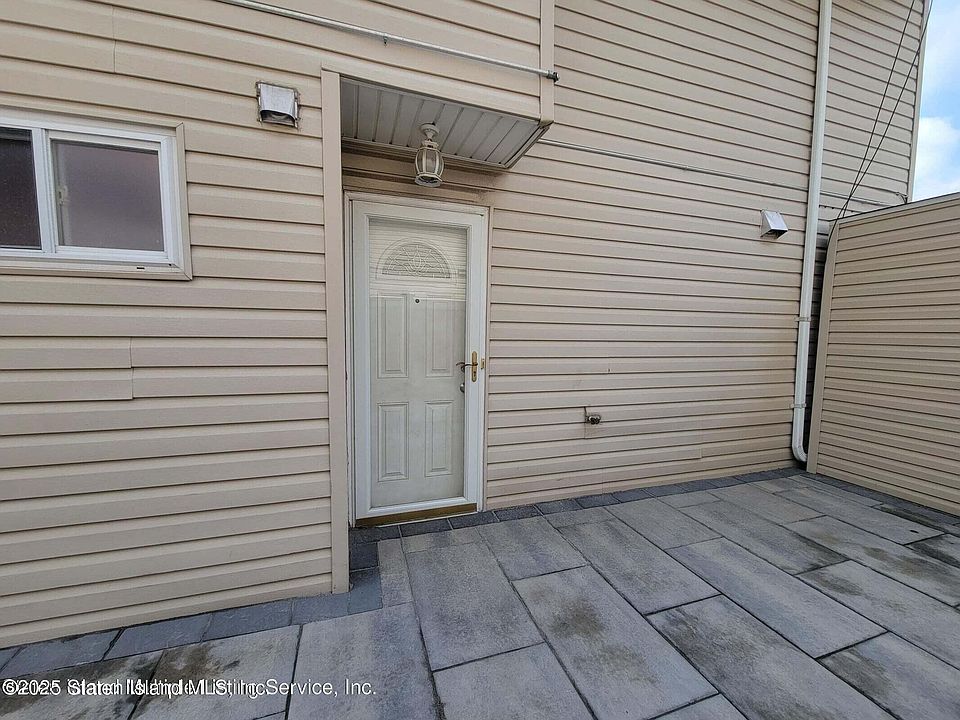 1st image of 158 Merrill Ave