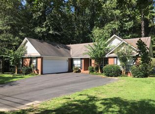 320 E Gate Dr, Thomasville, GA 31757