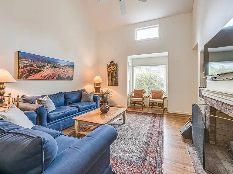 570 Hampton Rd #28 — Photo 5