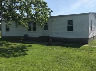 1410 Blue Jay Rd, Sorento, IL 62086