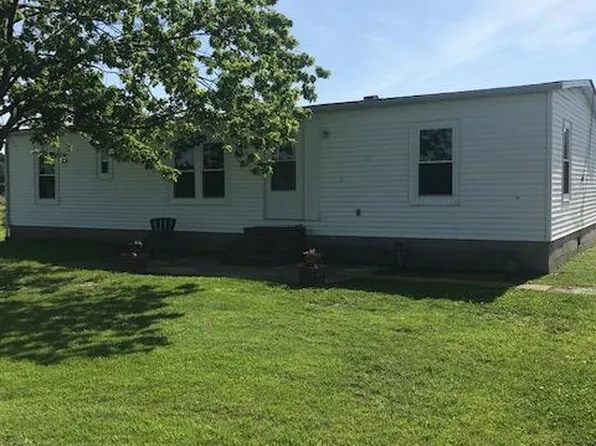 1410 Blue Jay Rd, Sorento, IL 62086