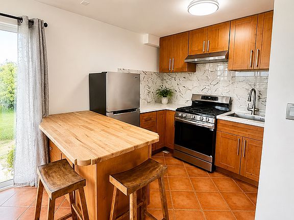 4th image of 93 Ulumalu Rd Studio 1