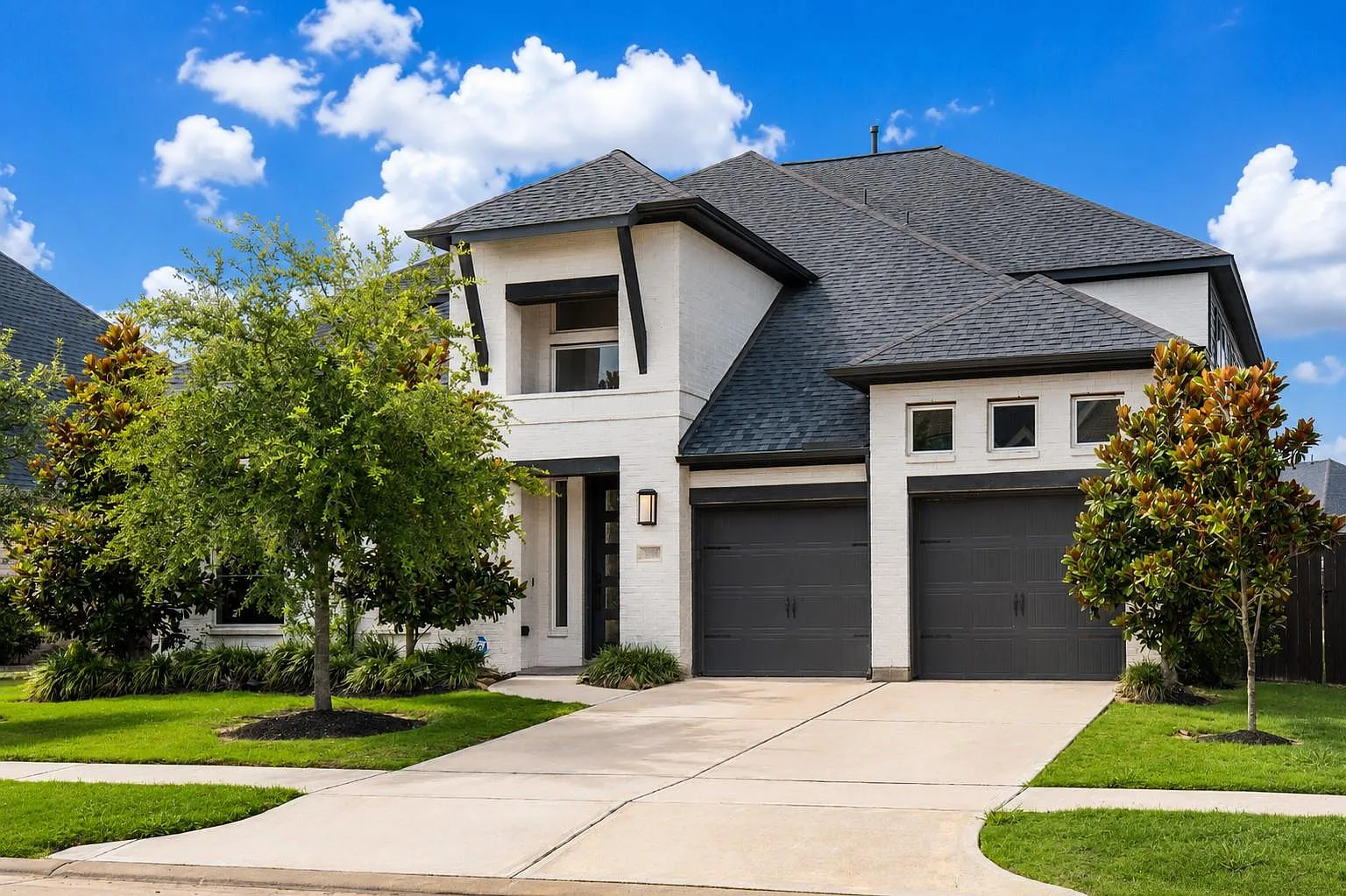5 bed, 4.5 bath, 3471 sqft, $5,495 — Photo 1