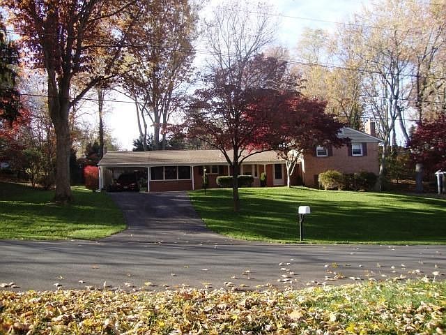 Approx 1/2 Acre Lot