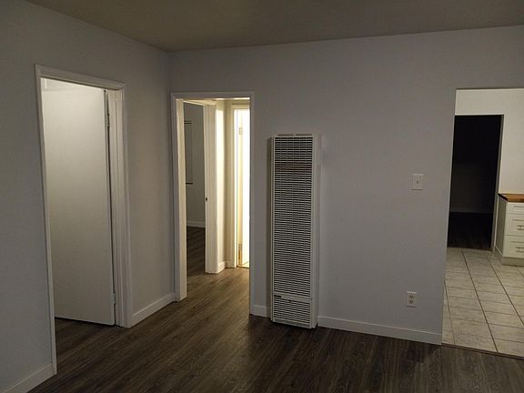 4th image of 14328 Kingsdale Ave