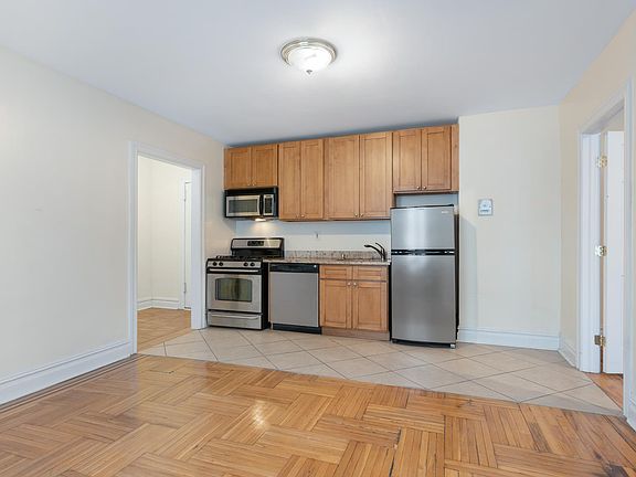 4th image of 811 Walton Ave APT A25
