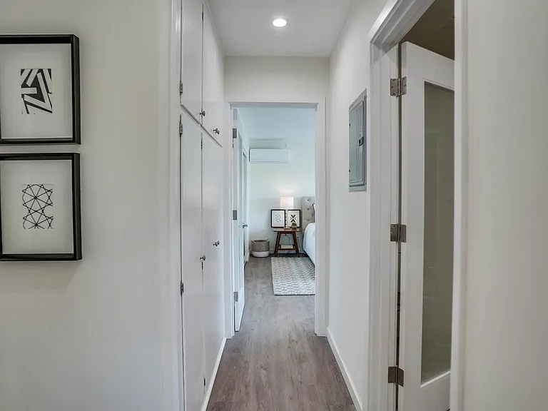 2330 S Corning St — Photo 35