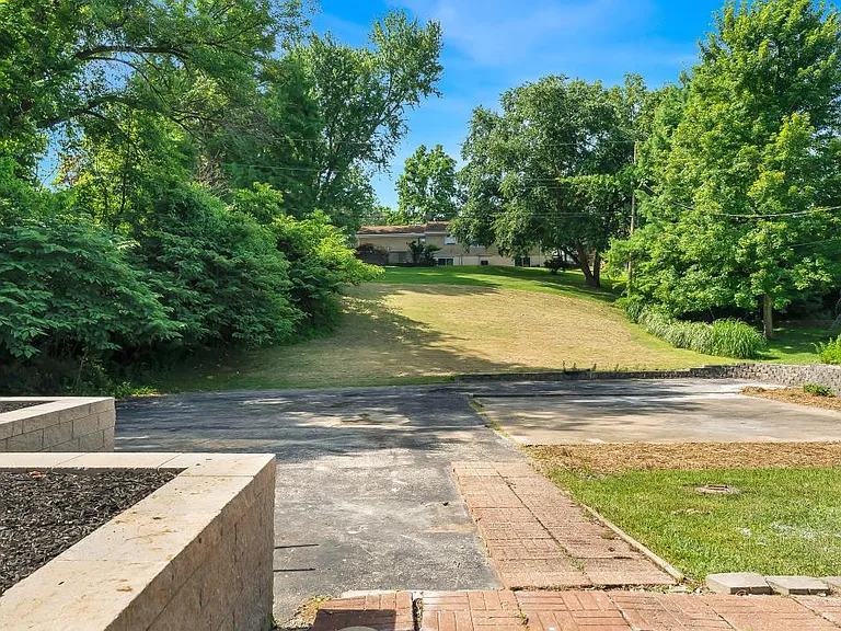 5468 Ringer Rd — Photo 31