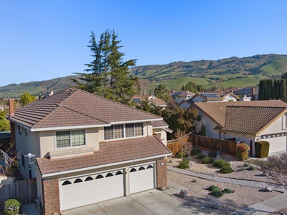 3rd image of 3159 Falls Creek Dr