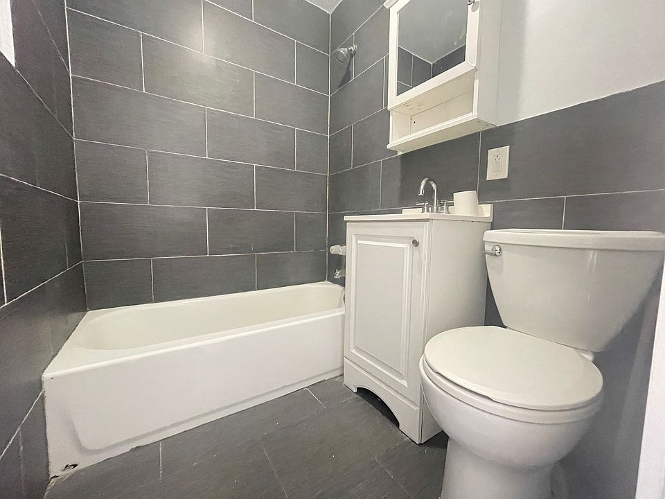 2nd image of 620 8th St #2E