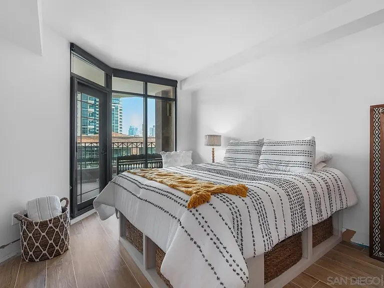 500 W Harbor Dr W #616 — Photo 16