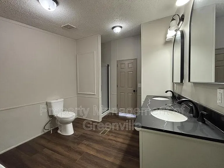 102 Tifton Ct — Photo 3