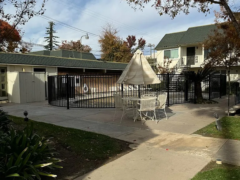 5085 N Wishon Ave #18 — Photo 16