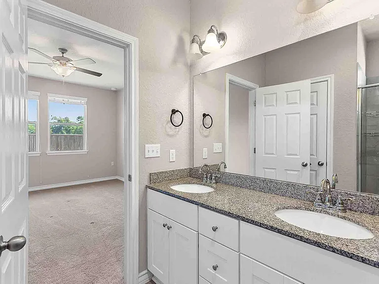 11724 Saddle Rock Dr — Photo 15