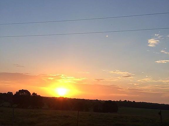 2nd image of 561 Moon Valley Rd