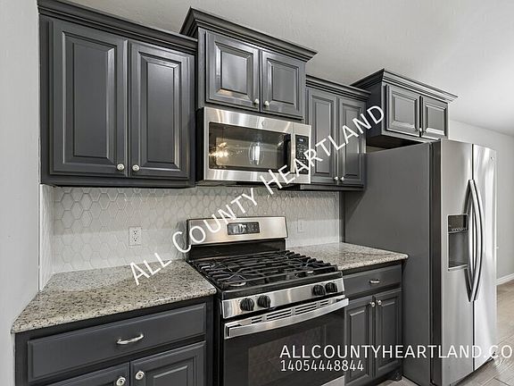 5th image of 8722 SW 40th Ter