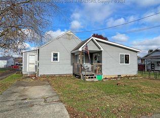 301 & 301-1/2 22nd St, Dunbar, WV 25064