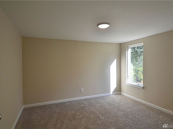 3rd image of 1350 Baby Doll Rd SE