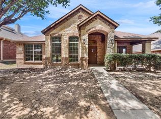 310 Village Dr, Red Oak, TX 75154