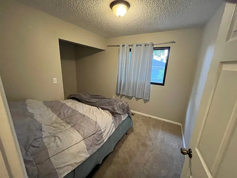 1470 W Alaska Pl — Photo 4