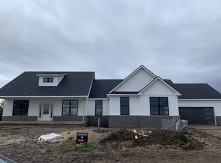 2107 Heather Ridge Dr, Normal, IL 61761