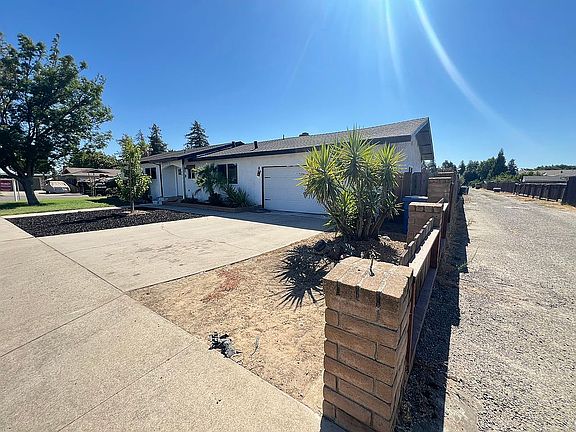 2nd image of 1961 Valparaiso Dr