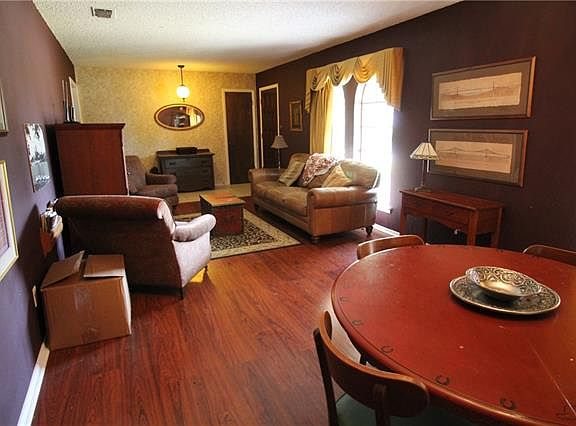 3rd image of 408 Country Club Dr