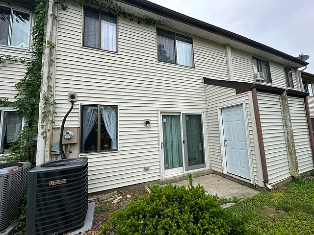 2127 Rhododendron Ct — Photo 19